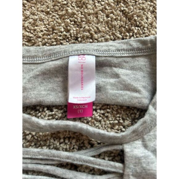 No Boundaries Women's XS Gray Distressed Open Back "Love" Tank Top - Picture 3 of 6